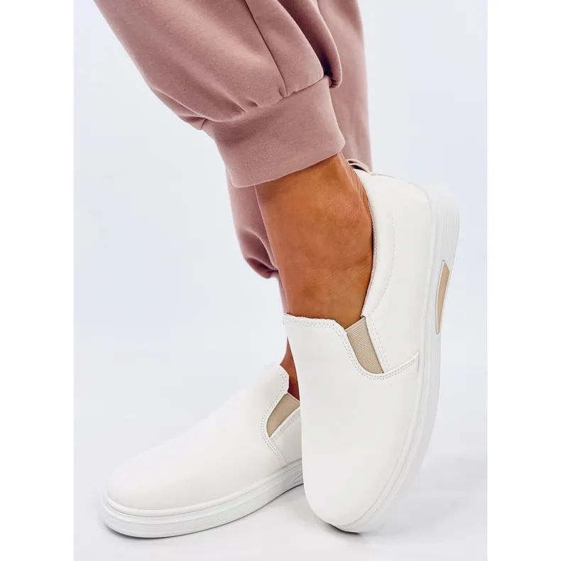 Alliot white/beige slip-on sneakers.