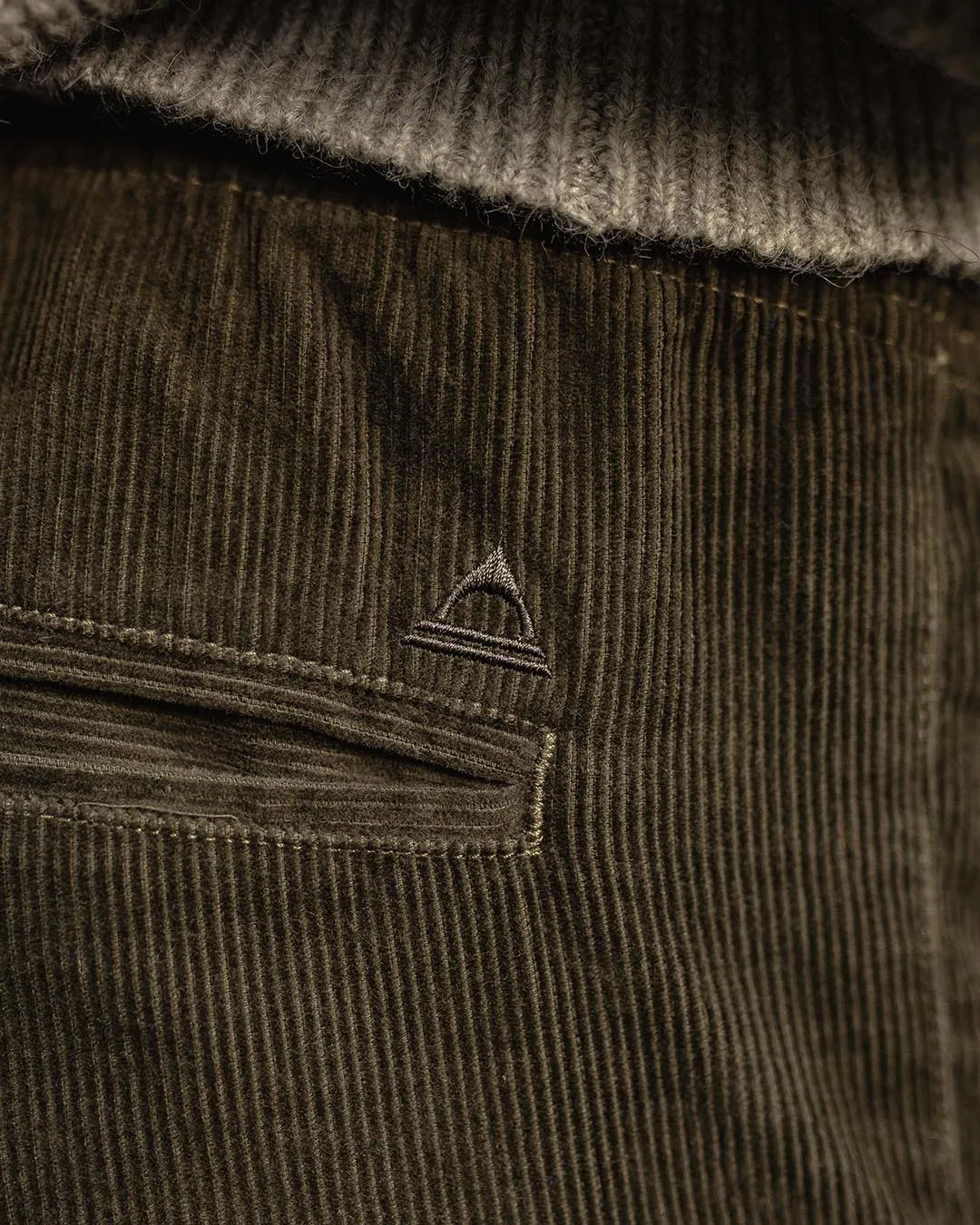 Pantalon Aventurier en Velours Ctelé - Olive Poussiéreux